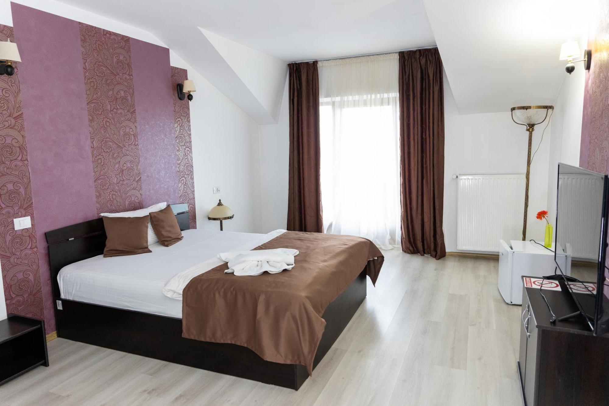 Hotel Rodiv Gaesti Luaran gambar