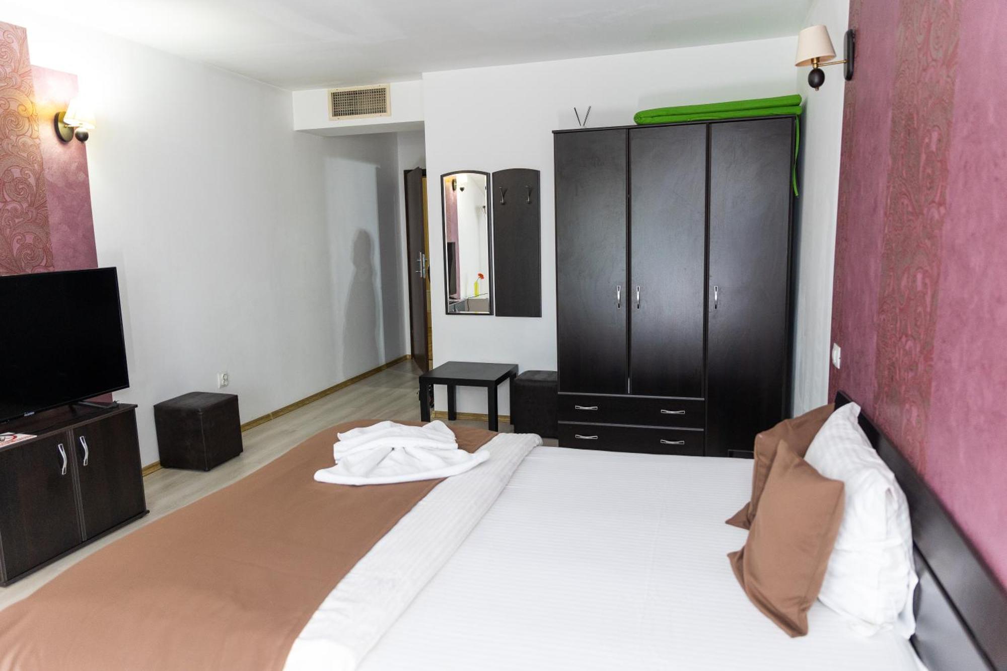 Hotel Rodiv Gaesti Luaran gambar